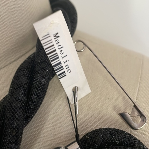 Sparkle! Black Crystal and Netting Necklace and Bracelet set. Great Gift! - Picture 3 of 4